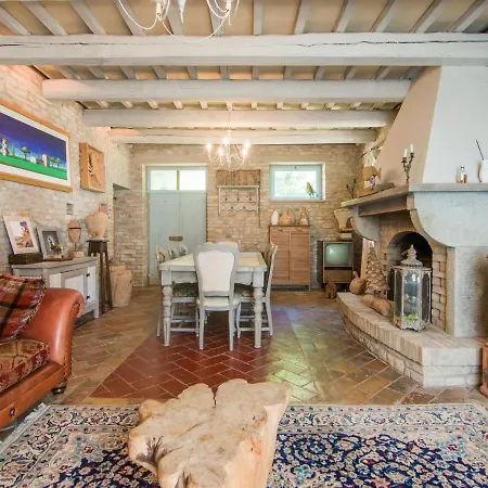 Dom wakacyjny Mansion In Vallefoglia With Pool And Panorama