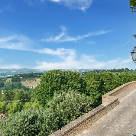 Mansion In Vallefoglia With Pool And Panorama Dom wakacyjny SantʼAngelo in Lizzola