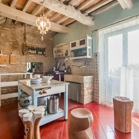 Mansion In Vallefoglia With Pool And Panorama