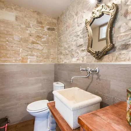 Mansion In Vallefoglia With Pool And Panorama בית נופש SantʼAngelo in Lizzola