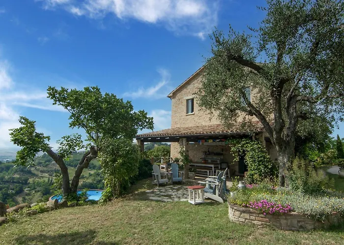 Mansion In Vallefoglia With Pool And Panorama Holiday home Sant'Angelo in Lizzola