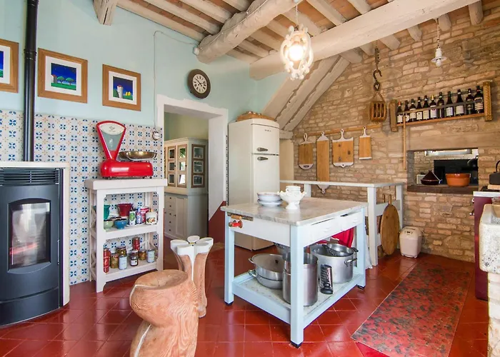 Holiday home Mansion In Vallefoglia With Pool And Panorama Sant'Angelo in Lizzola