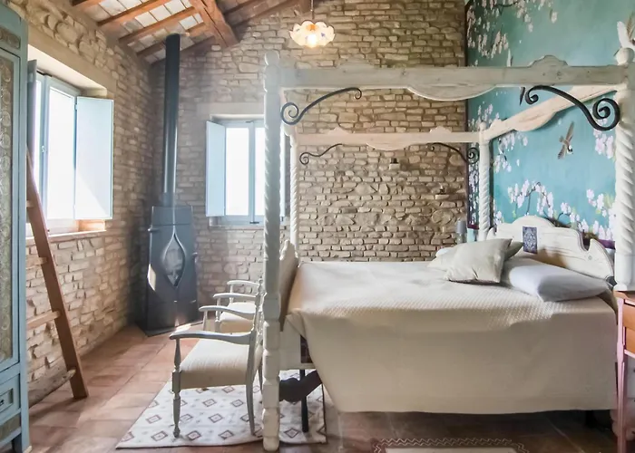 Holiday home Mansion In Vallefoglia With Pool And Panorama